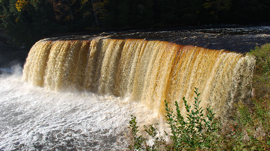 10015 State Parks of Michigan's Upper Peninsula